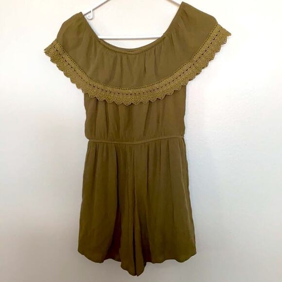  Girls Army green  romper off or on shoulders by art class Size L 10/12 - Picture 3 of 7